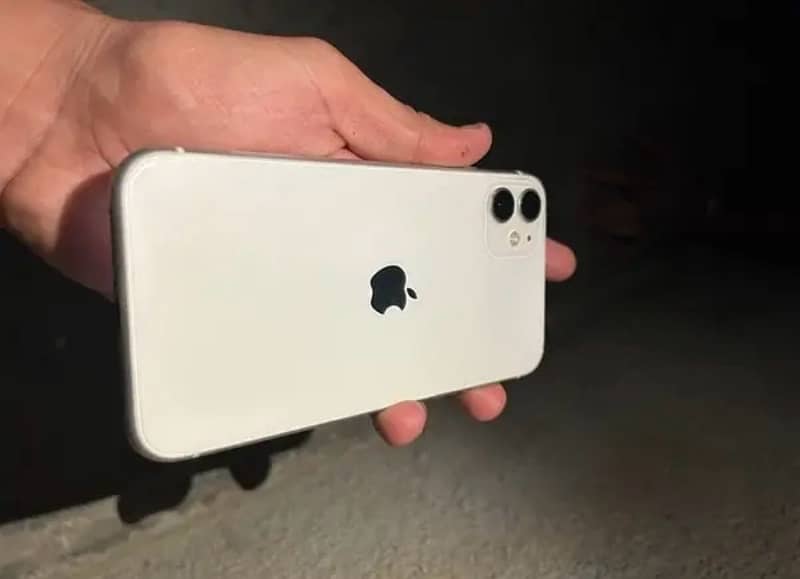 iphone 11 64GB PTA APPROVED panel changed 4