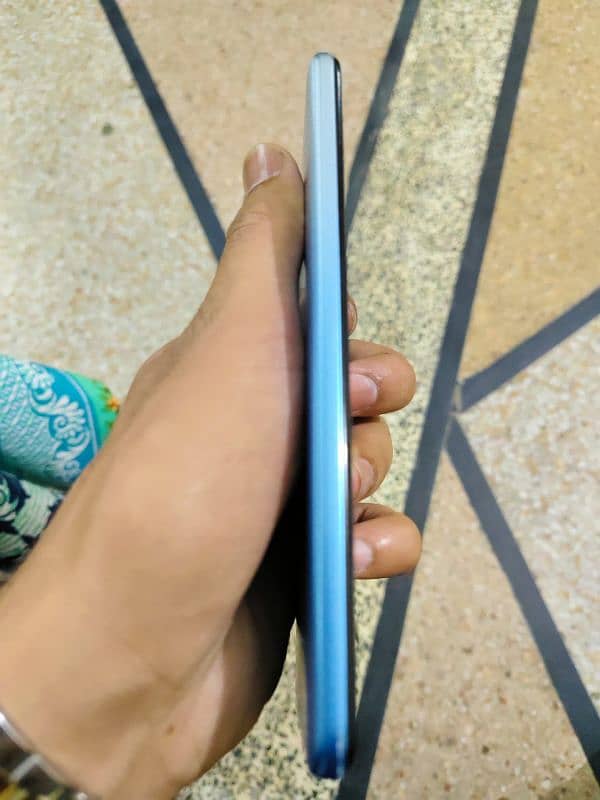 vivo y15s 3.32gb extange possible 4