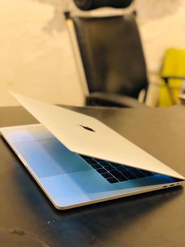 Macbook Pro 2017 - 16GM - 512GB 4