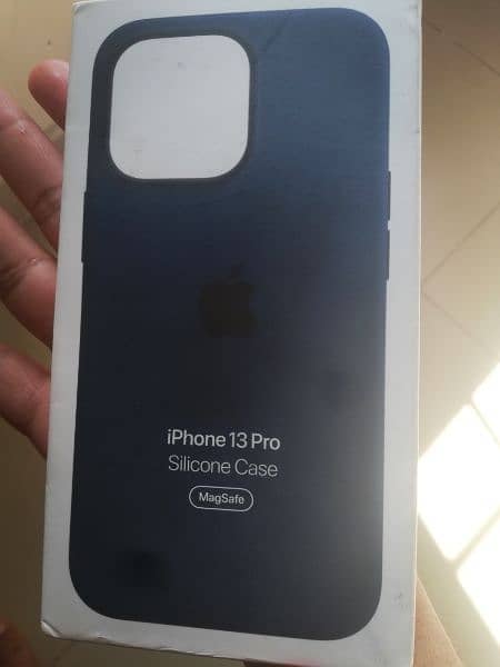 Original magsafe cover for iPhone 13 1