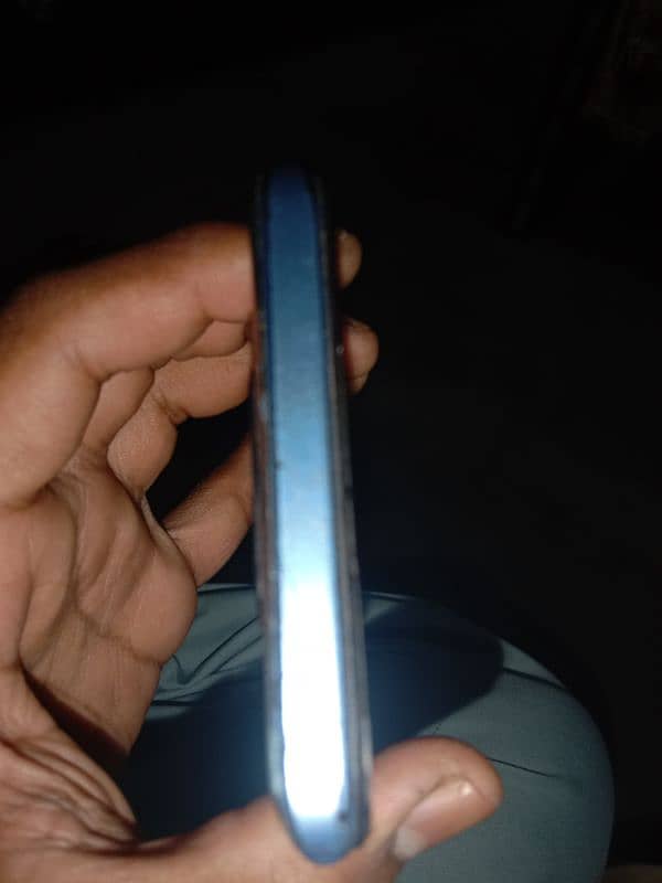 10 by 8 condition pennal change he or glas crack he 0