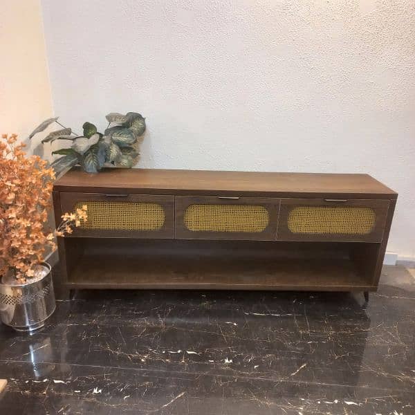 Tv consoles 0