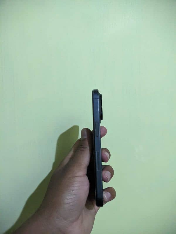 iPhone 15 pro factory unlocked 1