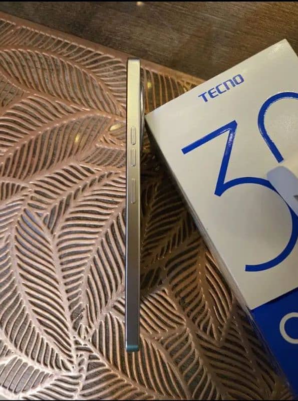 Tecno Camon 30 Pro 4