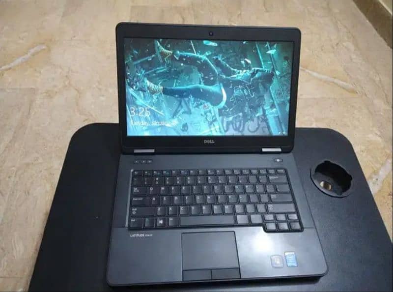 Dell latitude E5440 0