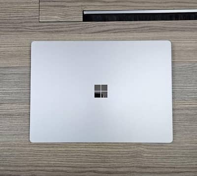 Surface Laptop 3 Core i5 10Th Gen 8gb ram 256gb ssd fresh import