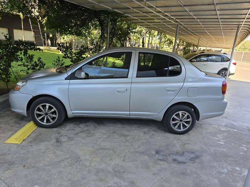 Toyota Platz 1.0 2003 model/ 2006 registered 6