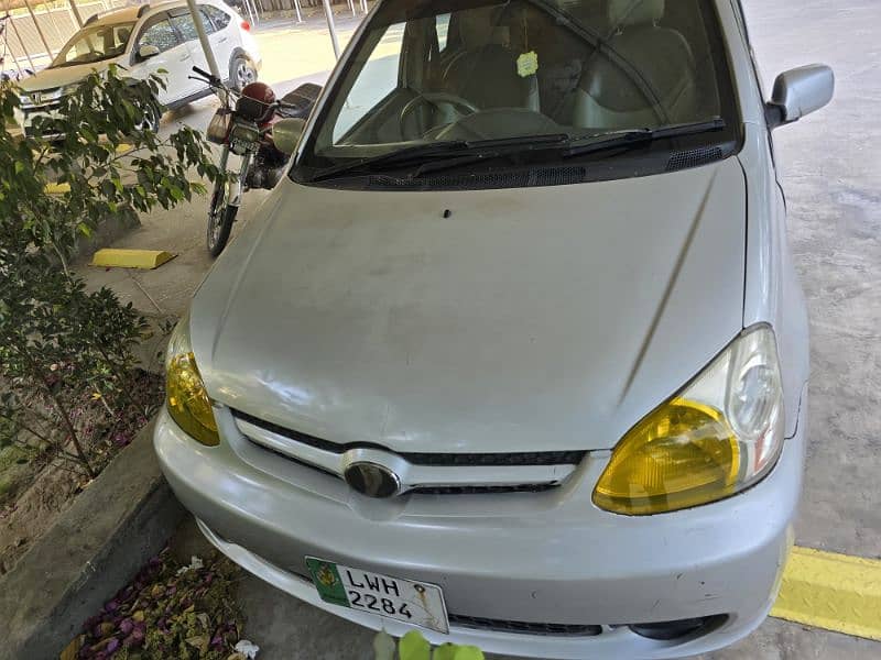 Toyota Platz 1.0 2003 model/ 2006 registered 5