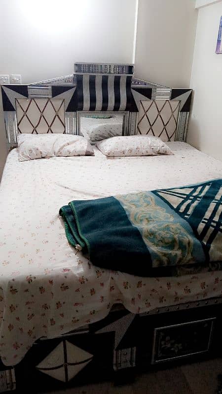 bedroom set 4 pieces 0