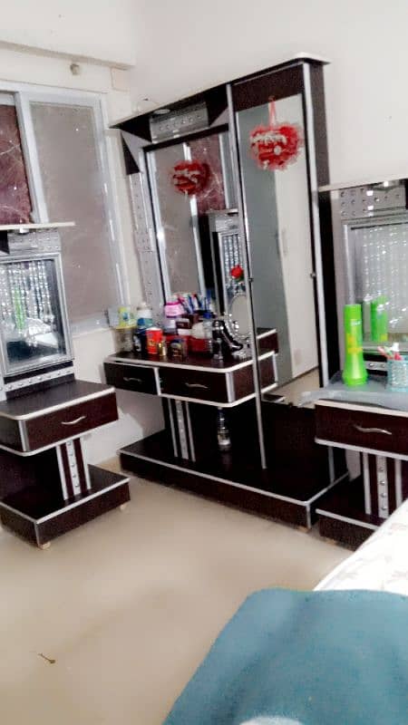 bedroom set 4 pieces 3