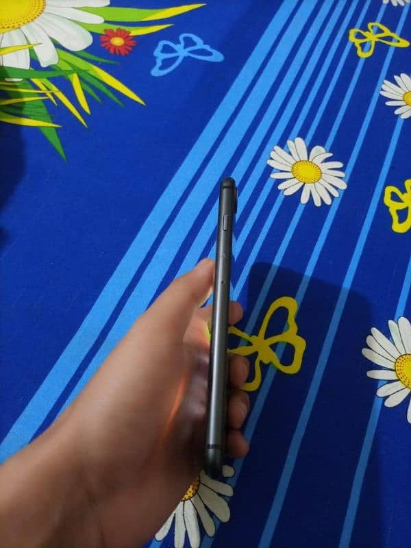 iphone 8 plus 64 gb watssap 03141813035 6