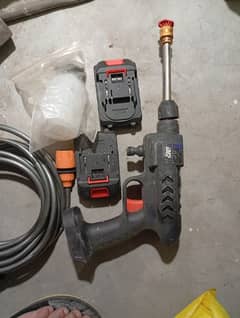 Cordless Pressure washer with an extra battery