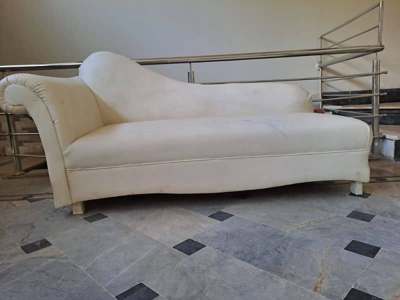 Beautiful dewan/couch 1