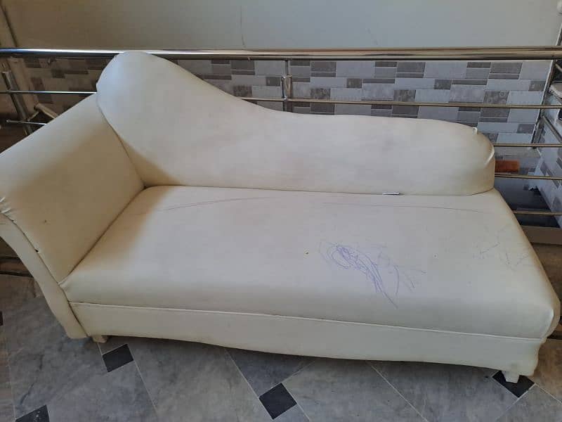 Beautiful dewan/couch 2