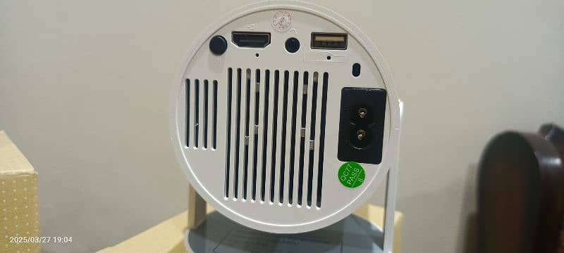 Android projector available in wholesale price 7