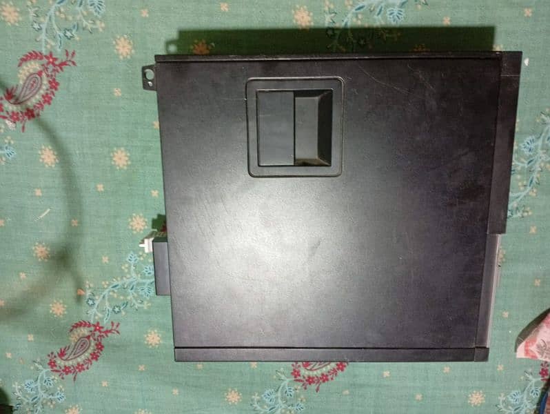 8 GB Ram 500 GB Harddrive 128GB SSD CARD 1GB DR5 GRAFIC CARD 1