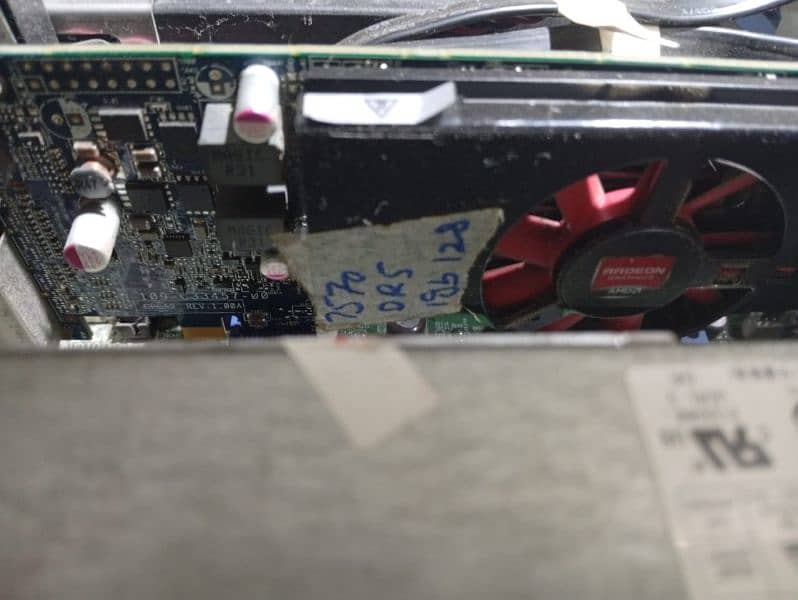 8 GB Ram 500 GB Harddrive 128GB SSD CARD 1GB DR5 GRAFIC CARD 4