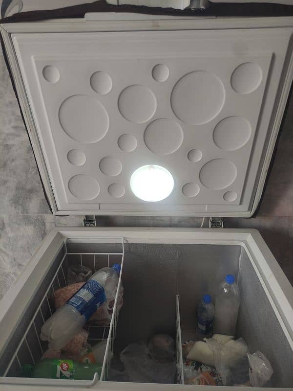 Haier Inverter Chest Freezer-HDF-245 INV WHITE-(Used) For Sale 4