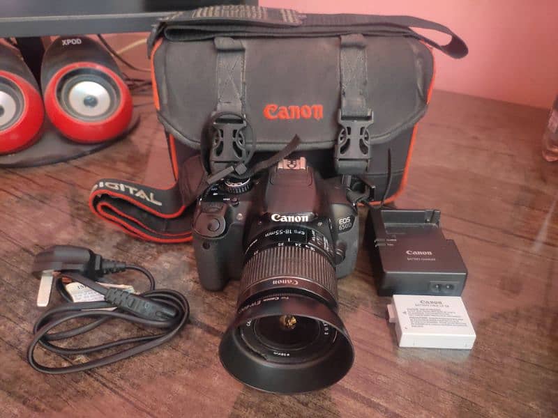 Canon EOS 650D with 18-55 Lens Vertical Touch Screen 0
