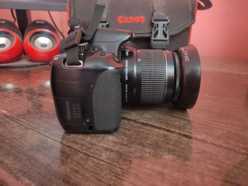 Canon EOS 650D with 18-55 Lens Vertical Touch Screen 3