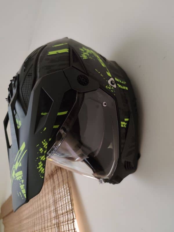 LS2 Helmet ( Size Medium ) 0