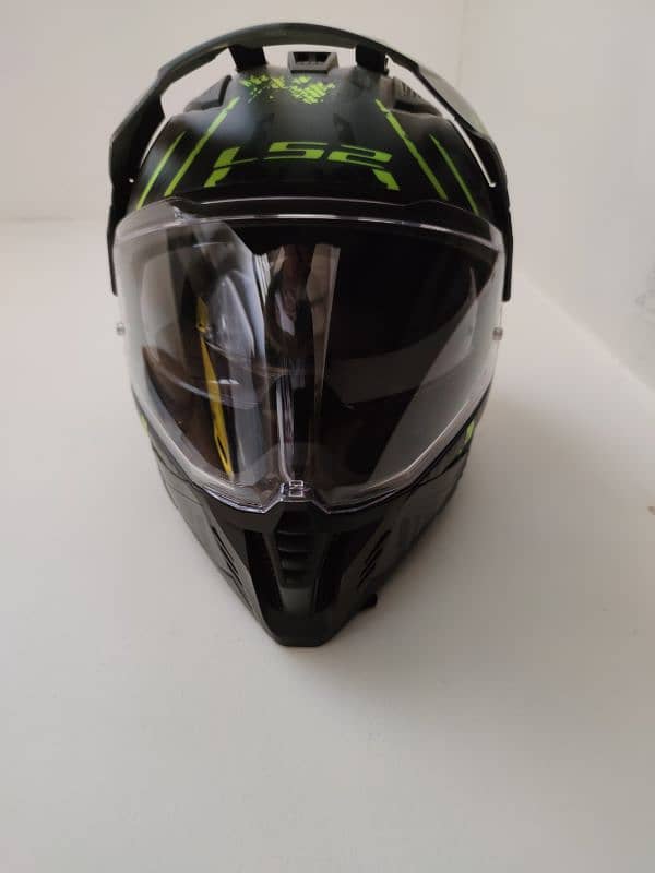 LS2 Helmet ( Size Medium ) 2