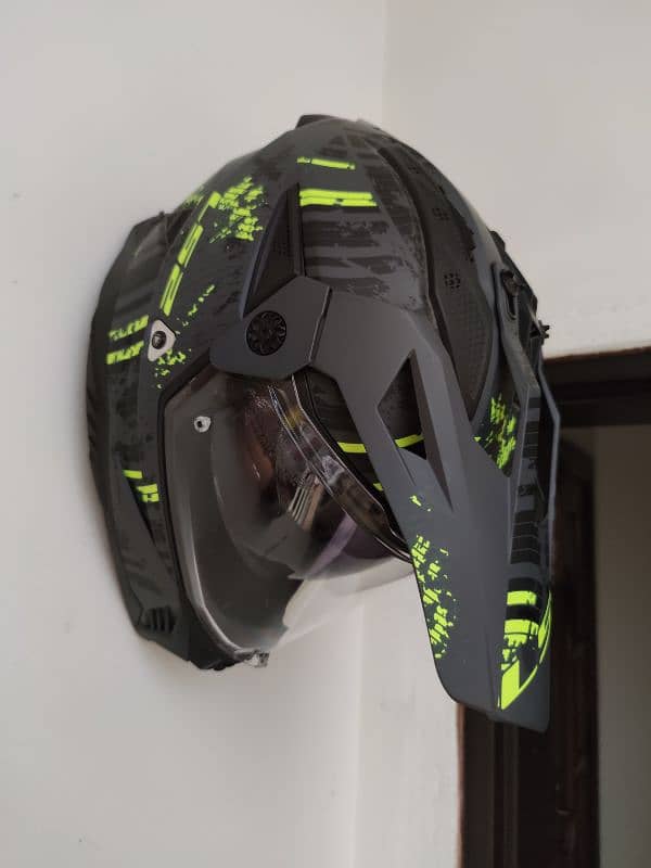 LS2 Helmet ( Size Medium ) 3