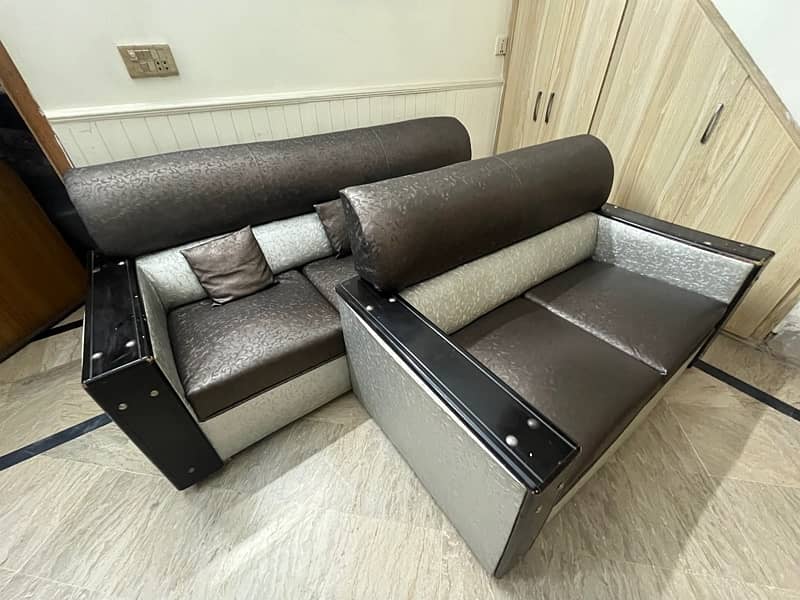 Good Condition Sofa set 0