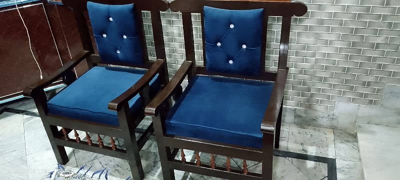 Sofa Set | 3+1+1 | New Condition | Rs. 40,000/- 1