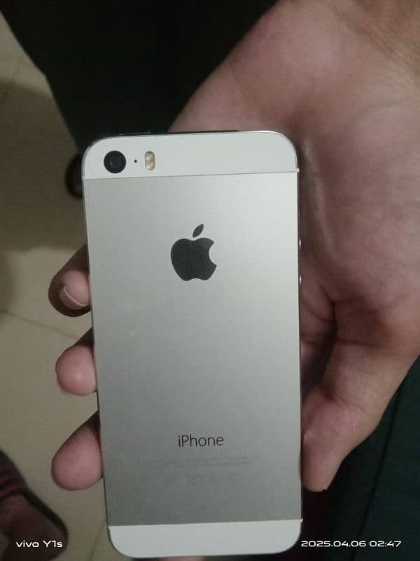 I am selling neat and clean iPhone 5s non pta approved 0