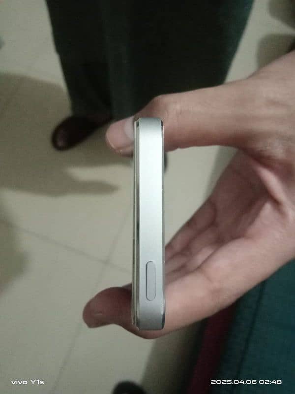I am selling neat and clean iPhone 5s non pta approved 2