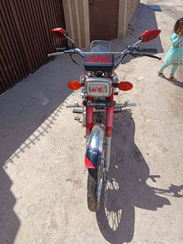 Honda CG 125 red colour for sale, contact this number ( 03439794249) 1