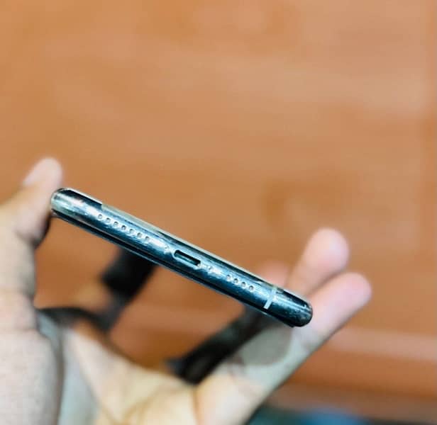 iphone 11 pro max 3