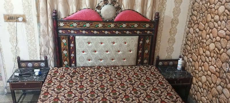 double bed in good condition for sale with 2 sidetables 0