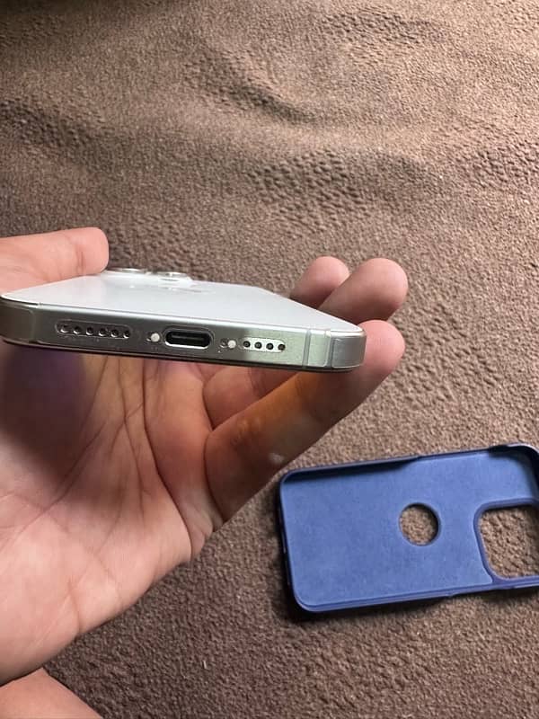iphone 15 pro max 256 gb jv 91 battery health one hand use 3