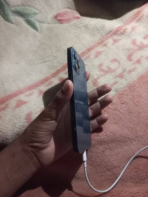 iphone 12 pro max 2