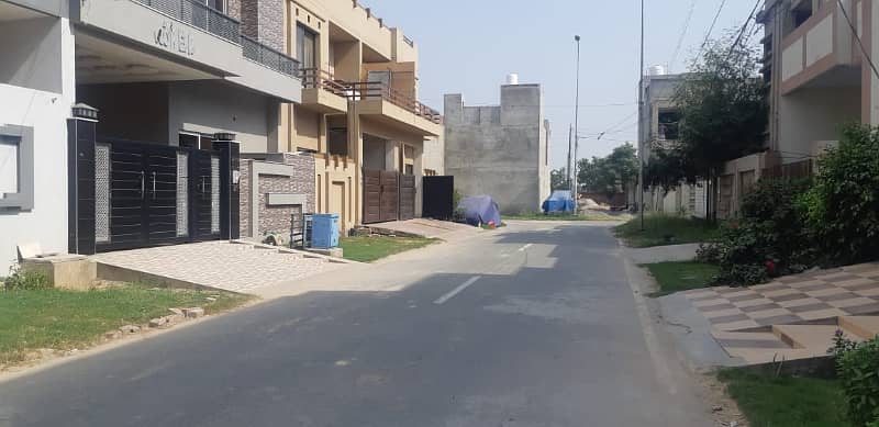 10 Marla Plot Available For Sale 7