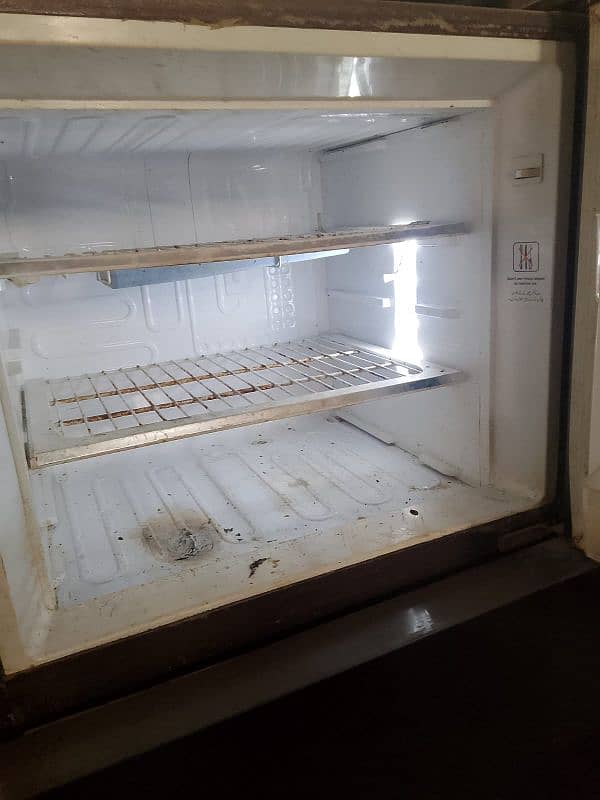Running kenwood refigrator model KRF-320GD for sale 8