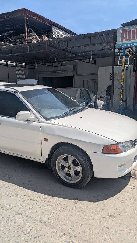 Mitsubishi Lancer 1996 3