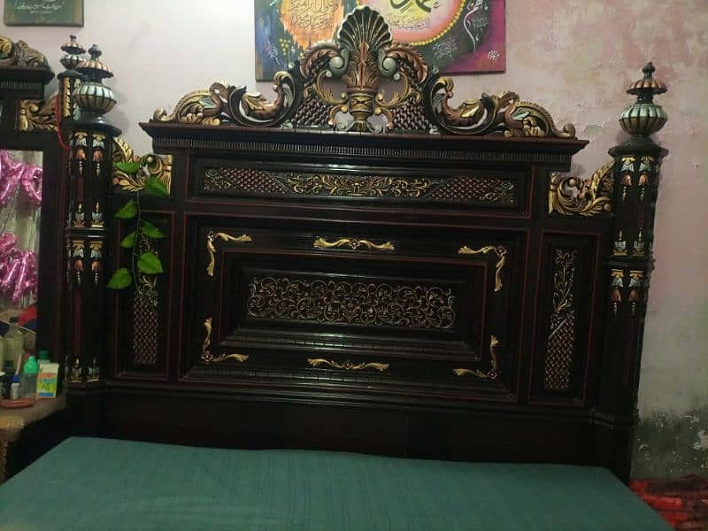 Bed and dressing table for sale 0