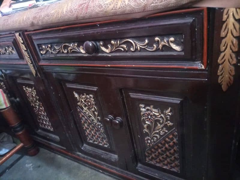 Bed and dressing table for sale 3