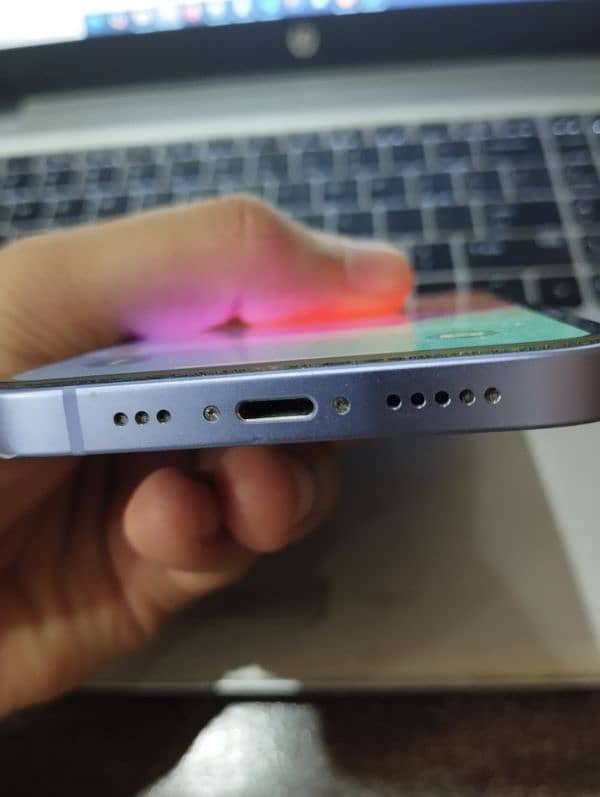 iphone 12, 10/9.5 condition 1