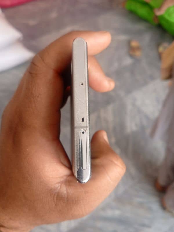 12/256 dual sim PTA p approved 3