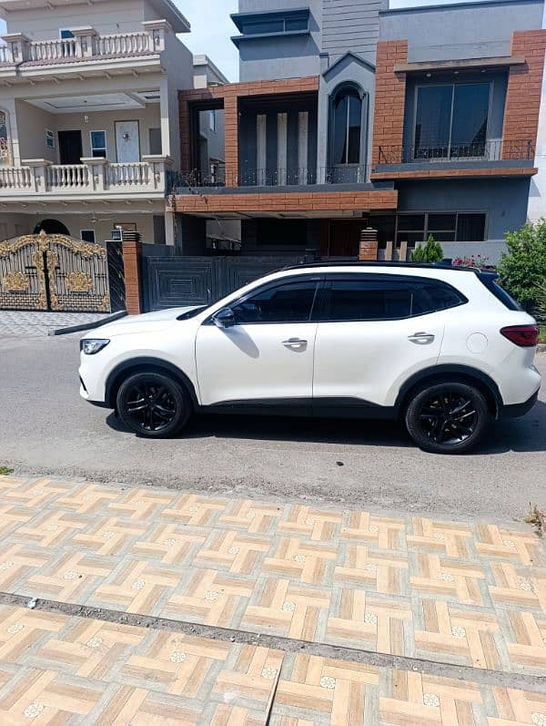 MG HS trophy Edition 2021 CBU 3