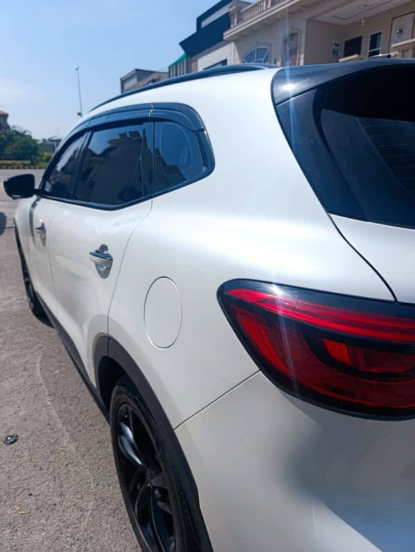 MG HS trophy Edition 2021 CBU 4