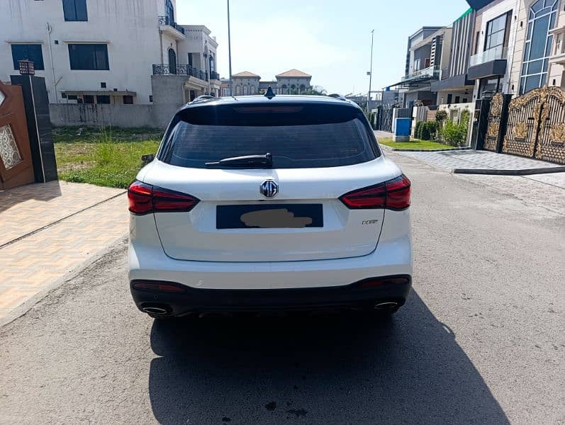 MG HS trophy Edition 2021 CBU 18