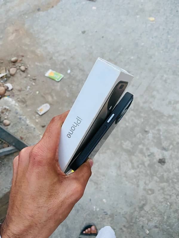 Iphone 15 Pro JV 128gb  with box Natural Titanium Exchange possible 3