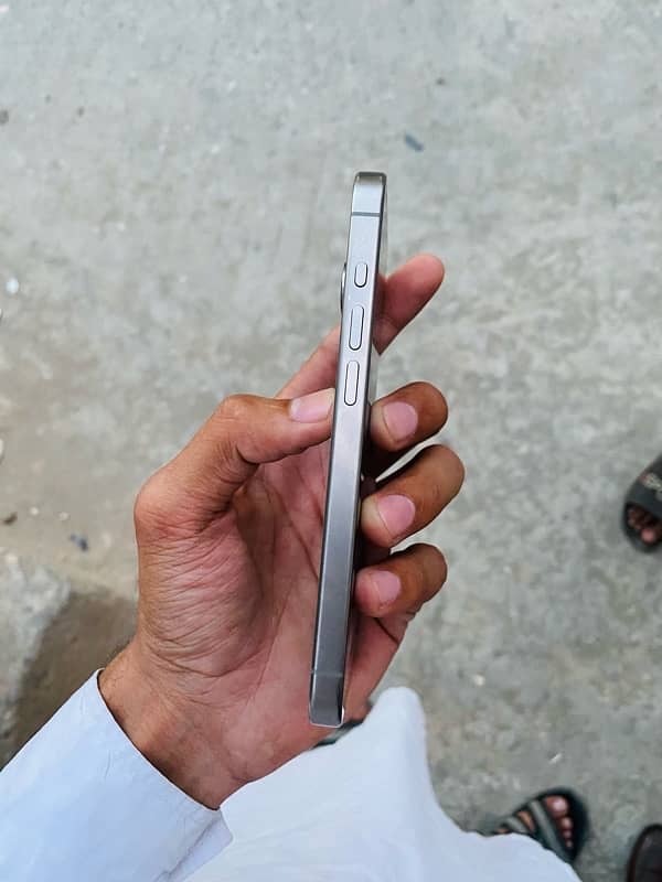 Iphone 15 Pro JV 128gb  with box Natural Titanium Exchange possible 7