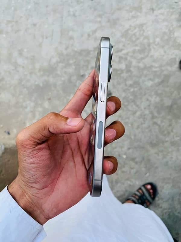Iphone 15 Pro JV 128gb  with box Natural Titanium Exchange possible 10
