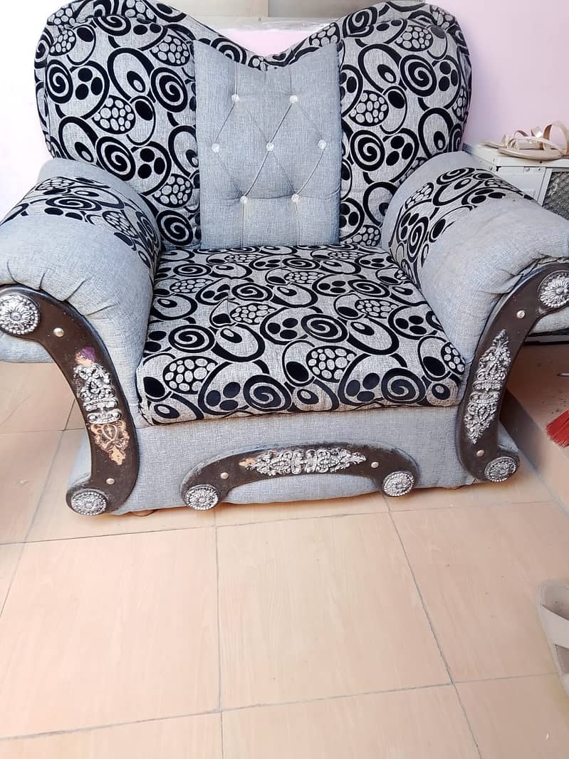 5 seater Sofa set for sale 2